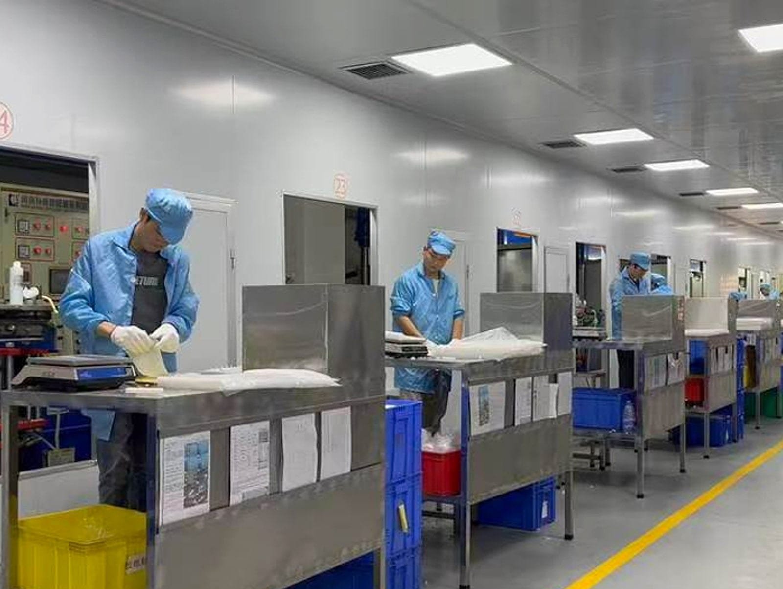 Fecision compression molding workshop
